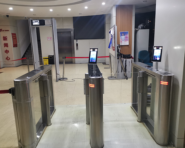 元一智能科技：常見的出入口閘機(jī)有哪些？